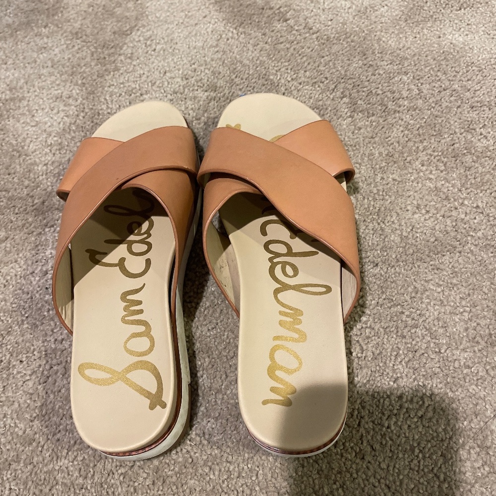 Slide sandal- lifted sole
